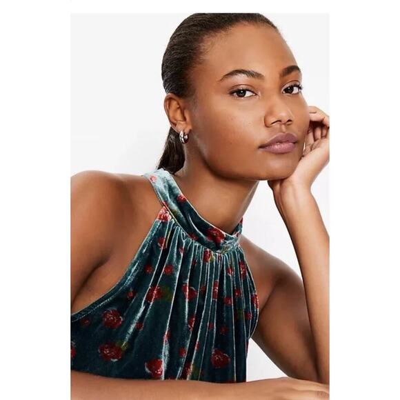 Loft Floral Velvet Shirred Halter Top Women's Medium Green Red Roses - Picture 3 of 10